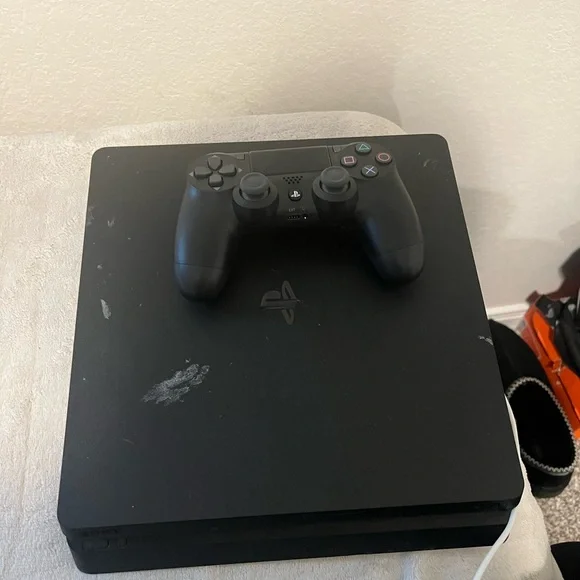 PS4 slim black, with cords and with two controllers included